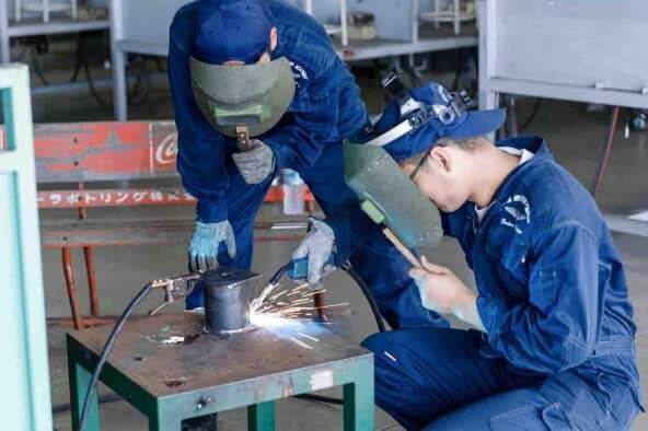 金属加工・検査技術を習得